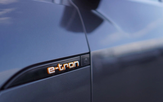 Audi e-tron cena 219000 przebieg: 17940, rok produkcji 2021 z Jeziorany małe 466